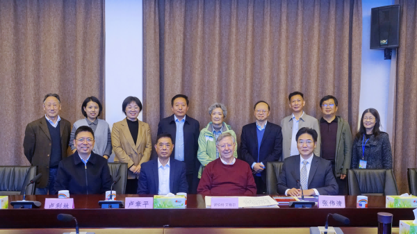 德国艾格尔博士再访赛珍珠文化公园