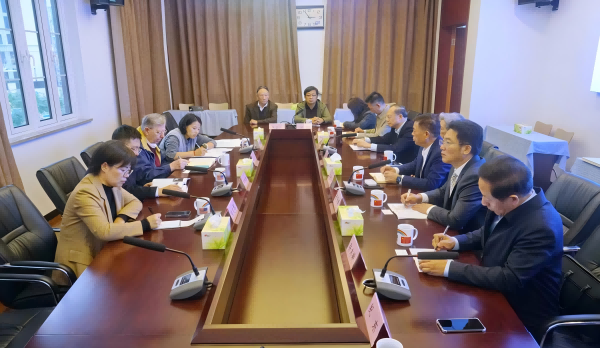 德国艾格尔博士再访赛珍珠文化公园