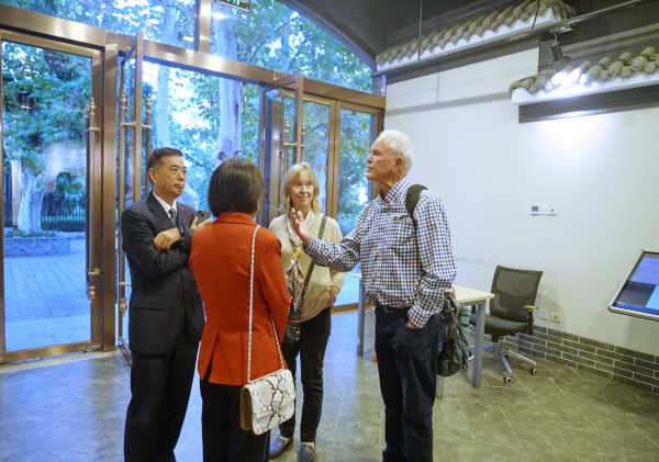 史蒂夫·哈恩斯伯格先生访问赛珍珠研究会