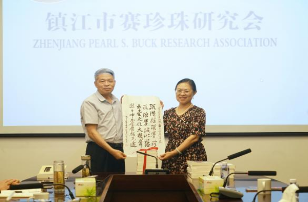 面朝东方：一场跨越时空的文化回响